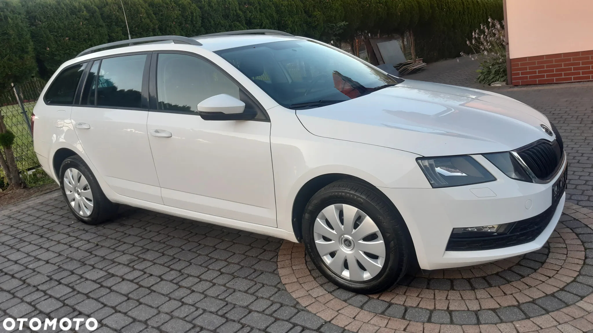Skoda Octavia 1.6 TDI DSG Ambition - 19