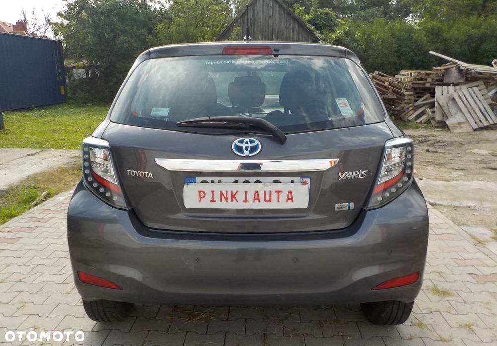 Toyota Yaris Hybrid 100 Dynamic EU6 - 13
