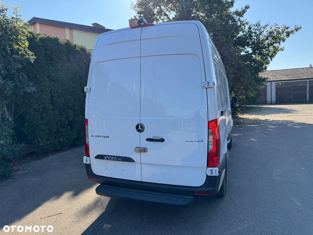 Mercedes-Benz SPRINTER - 25