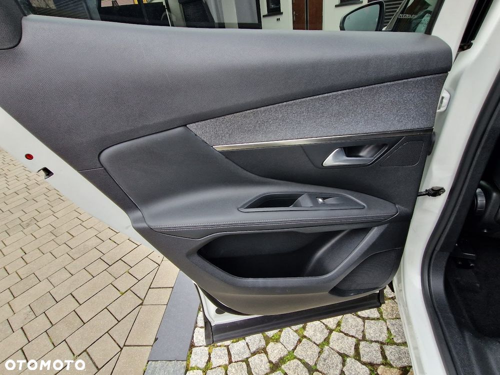 Peugeot 3008 PureTech 130 Stop & Start GPF Allure - 33