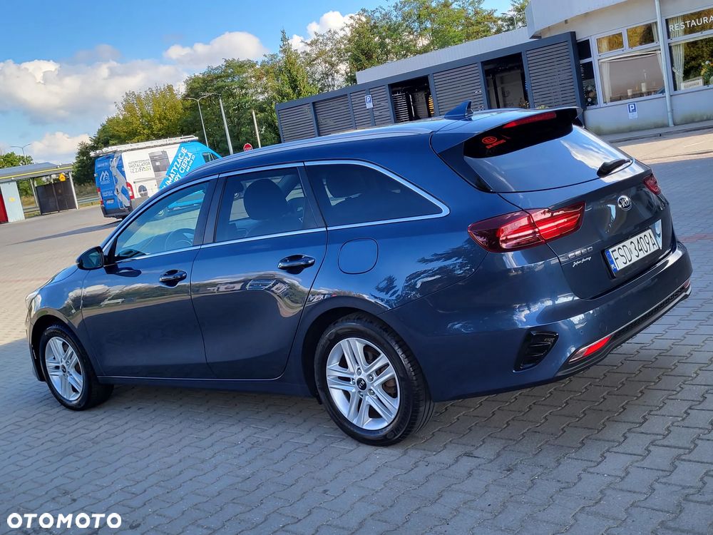 Kia Ceed - 11