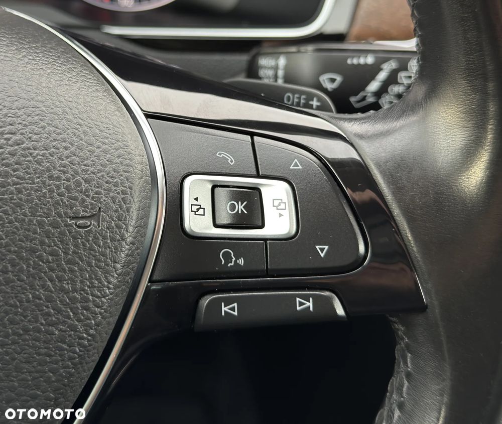 Volkswagen Passat - 23