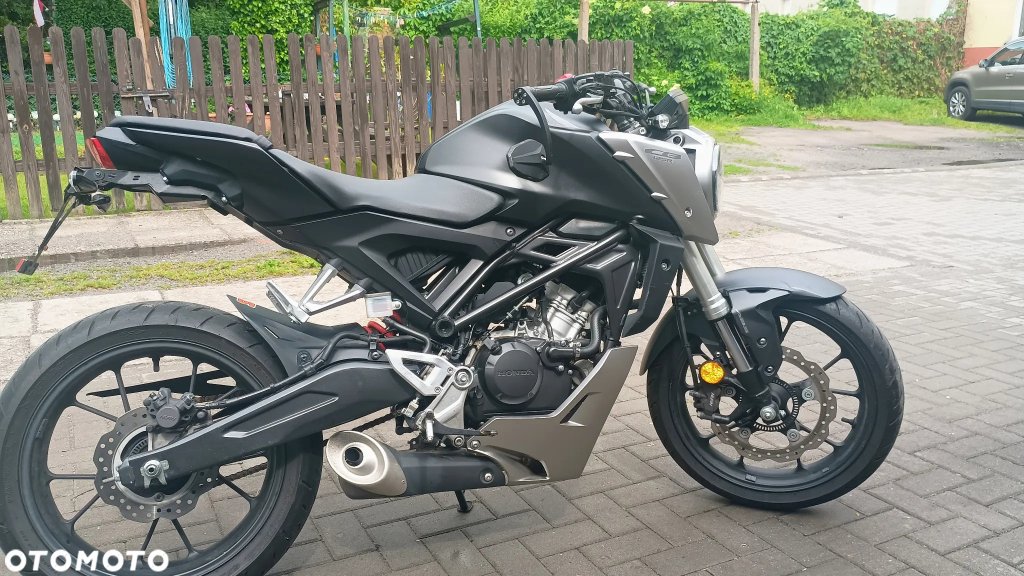 Honda CB - 12