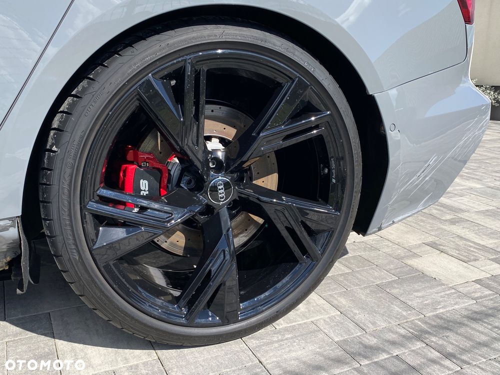 Audi RS6 Avant - 15
