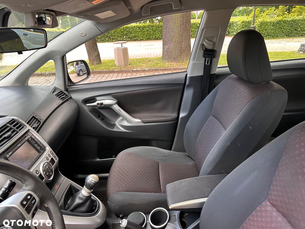 Toyota Verso 2.0 D-4D Executive - 17