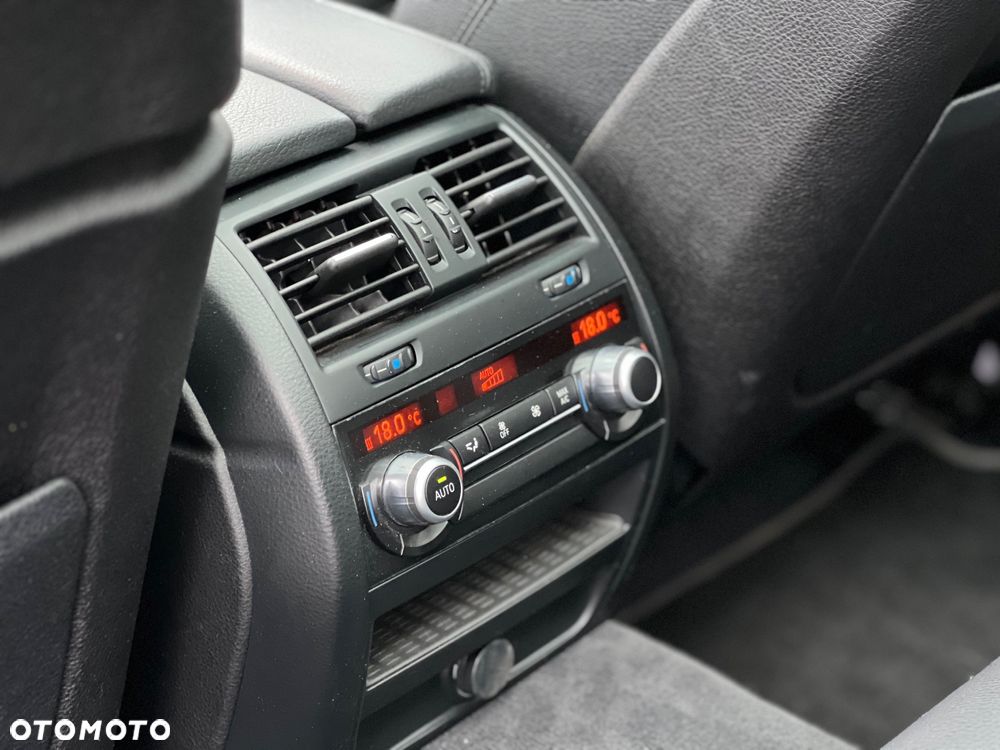 BMW Seria 5 525d Sport-Aut Luxury Line - 18