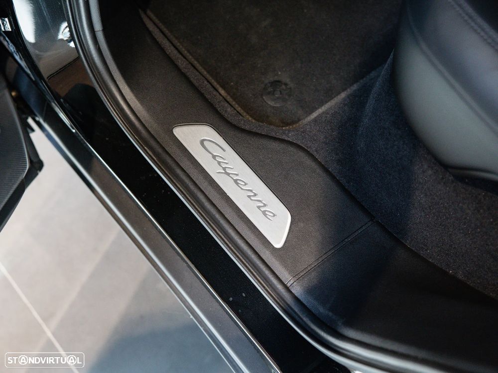 Porsche Cayenne E-Hybrid Platinum Edition - 33
