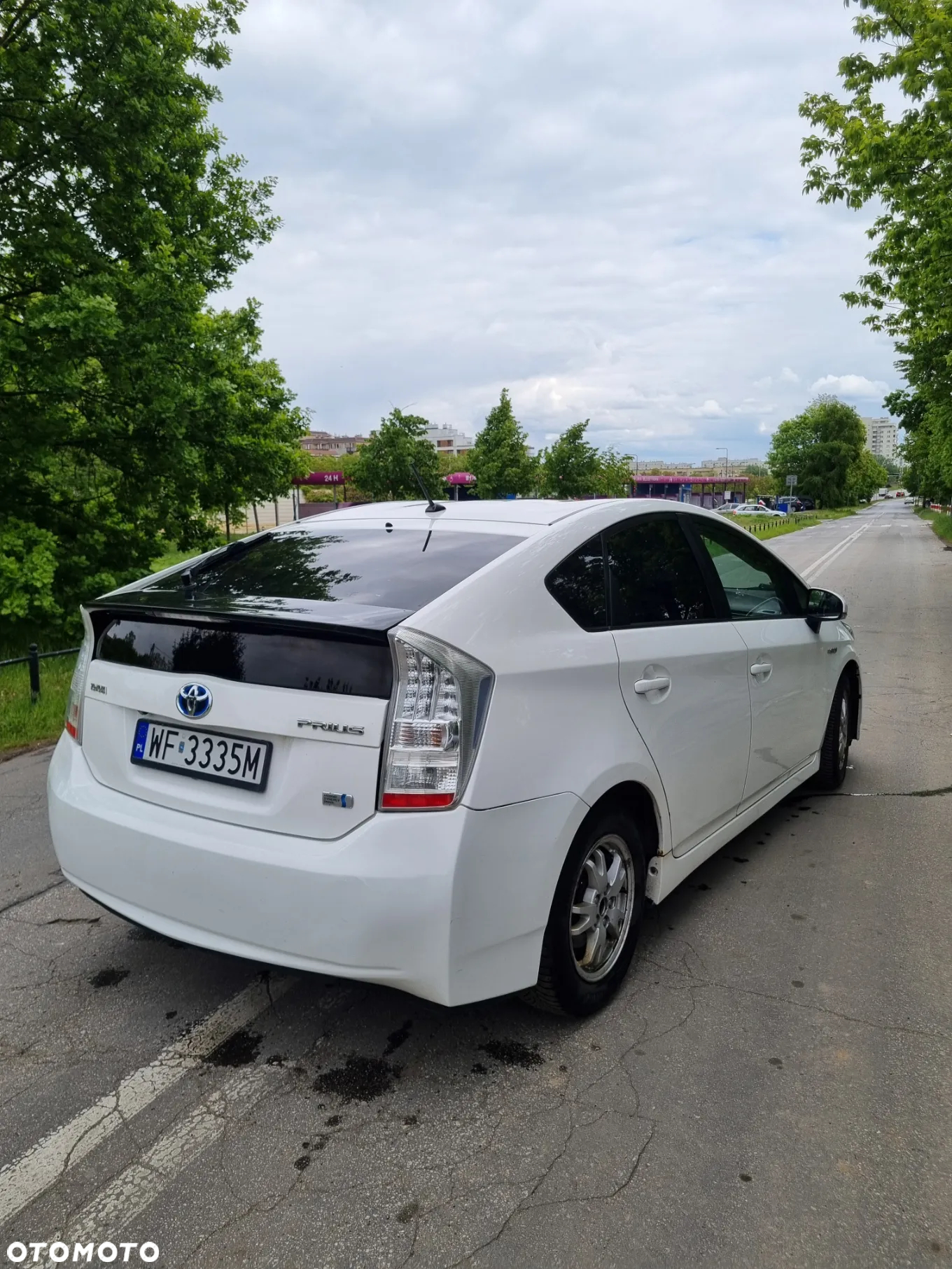 Toyota Prius (Hybrid) - 6