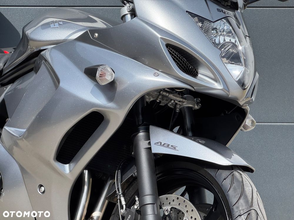 Suzuki GSX - 3