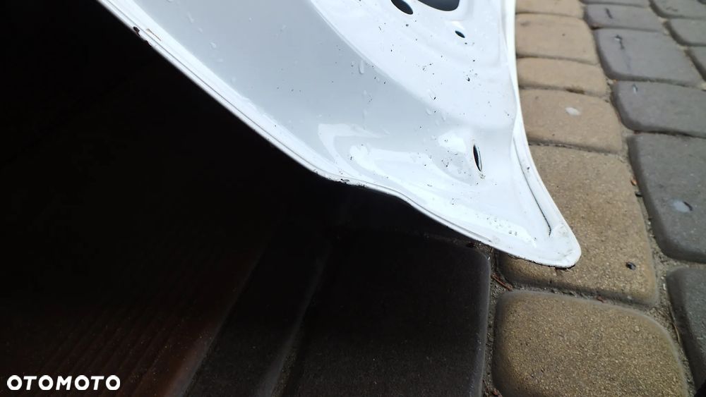 Klapa tylna Omoda 5 - 9