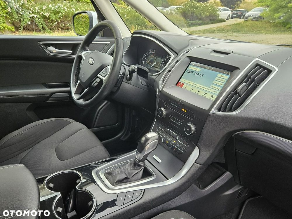 Ford S-Max - 17