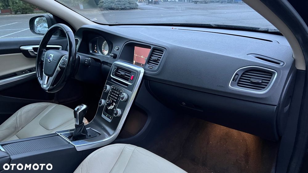 Volvo V60 D4 Drive-E Summum - 13