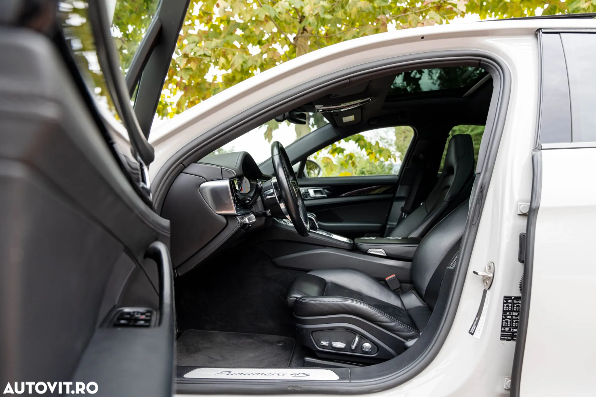 Porsche Panamera 4S - 17