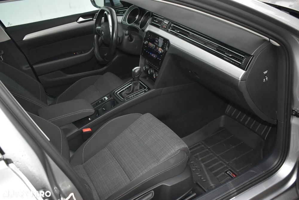 Volkswagen Passat 2.0 TDI DSG Comfortline - 20