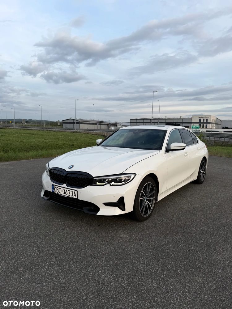BMW Seria 3 330i Sport Line - 2