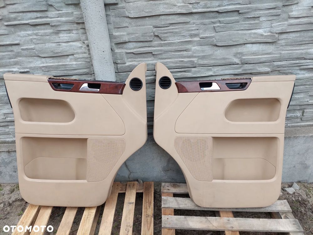 VOLKSWAGEN T5 MULTIVAN BEŻOWY BOCZEK DRZWI LEWY PRAWY - 1