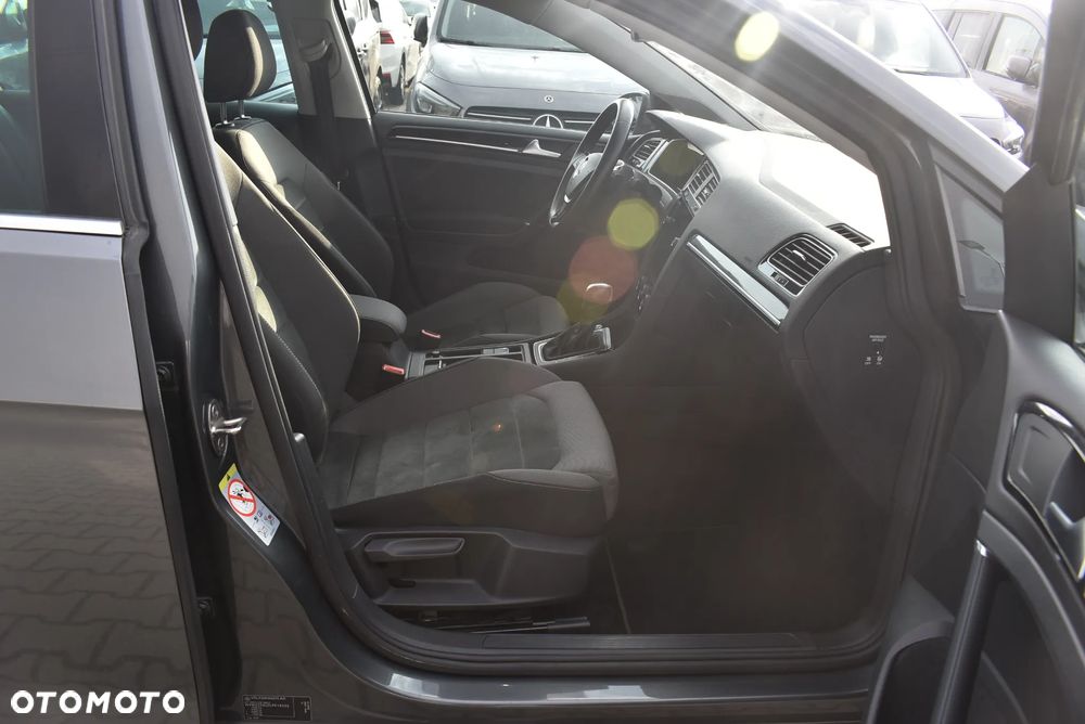 Volkswagen Golf VII 1.5 TSI BMT Evo Highline DSG - 17