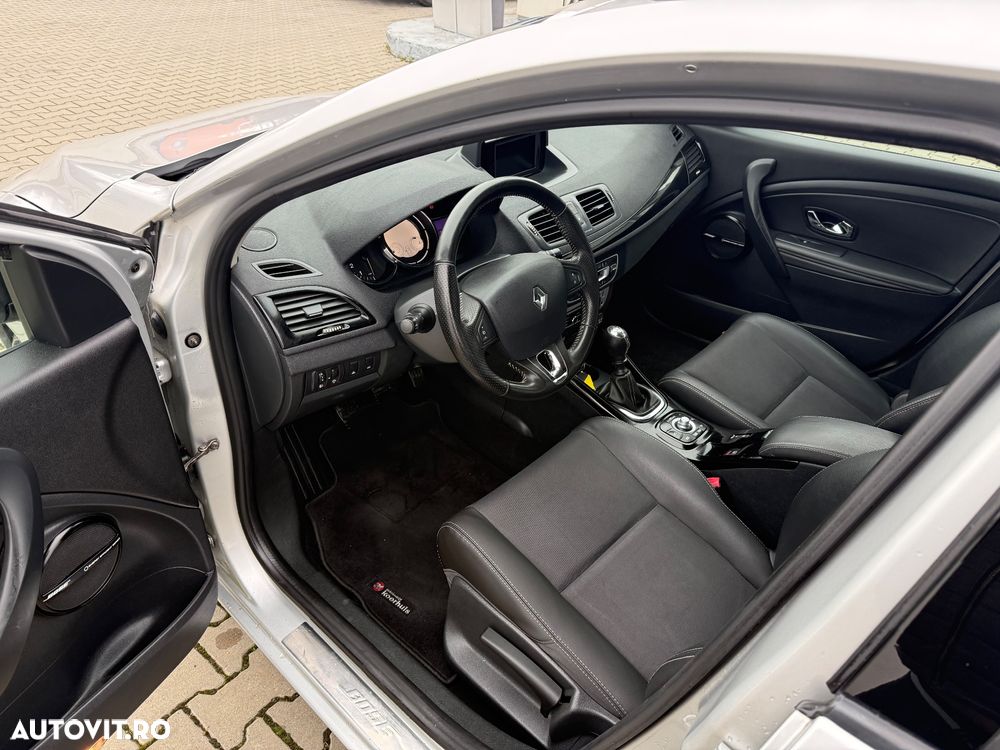 Renault Megane ENERGY dCi 110 Start & Stop Bose Edition - 9