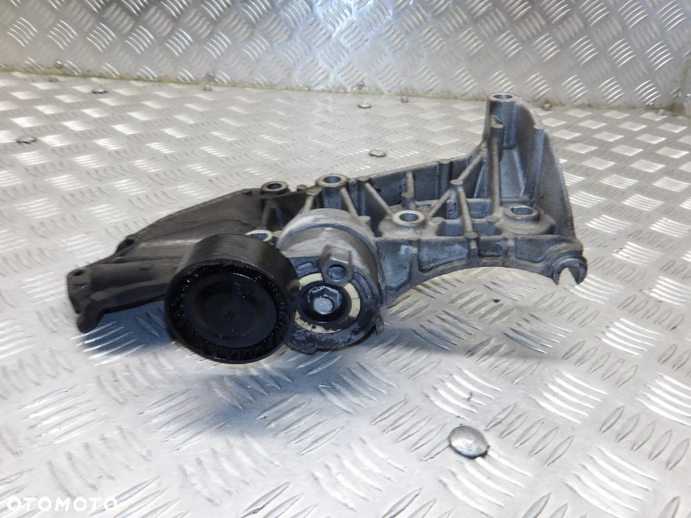 NISSAN QASHQAI I 06-09 1.5 D ŁAPA WSPORNIK ALTERNATORA 8200669495 - 4