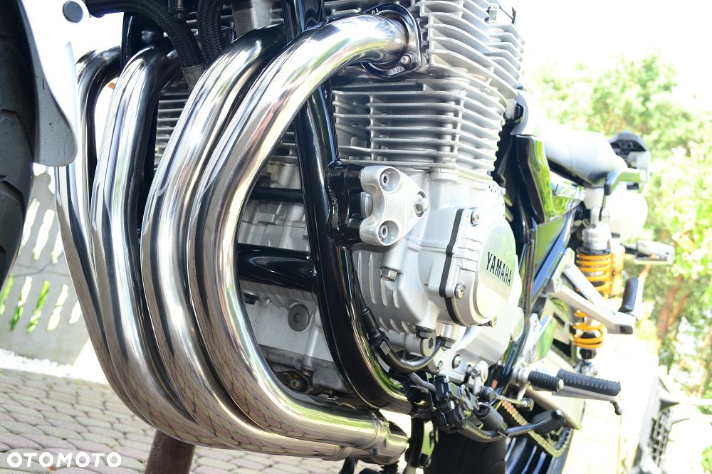 Yamaha XJR - 36