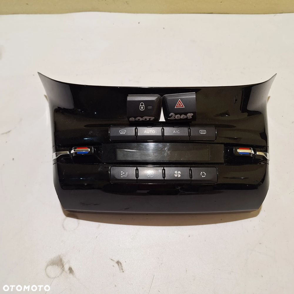 PANEL NAWIEWU KLIMATYZACJI PEUGEOT 2008 96722471XU