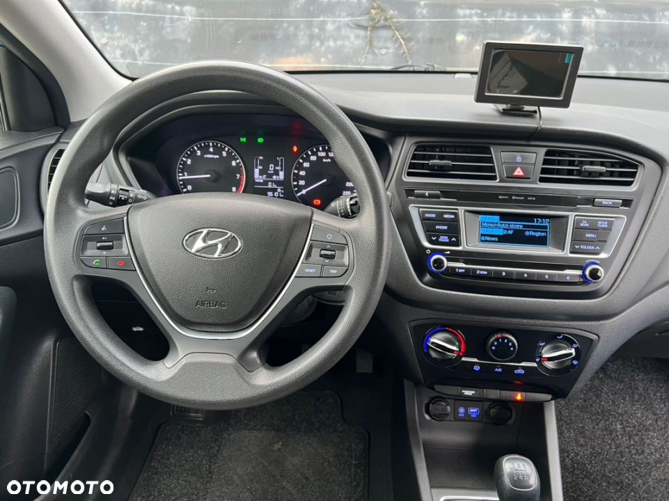 Hyundai i20 blue 1.2 - 19