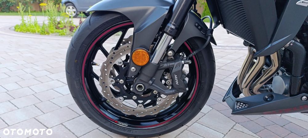 Suzuki GSX - 39