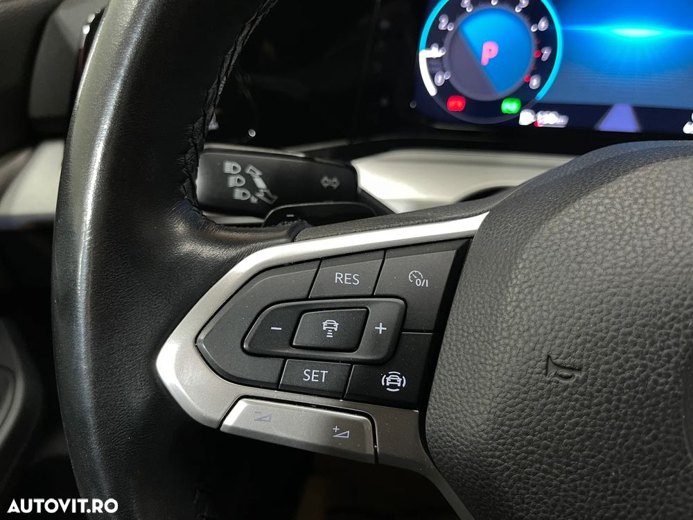 VOLKSWAGEN Golf 2022 — imagine 21