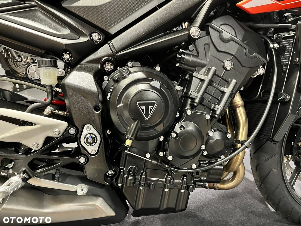 Triumph Street Triple - 12