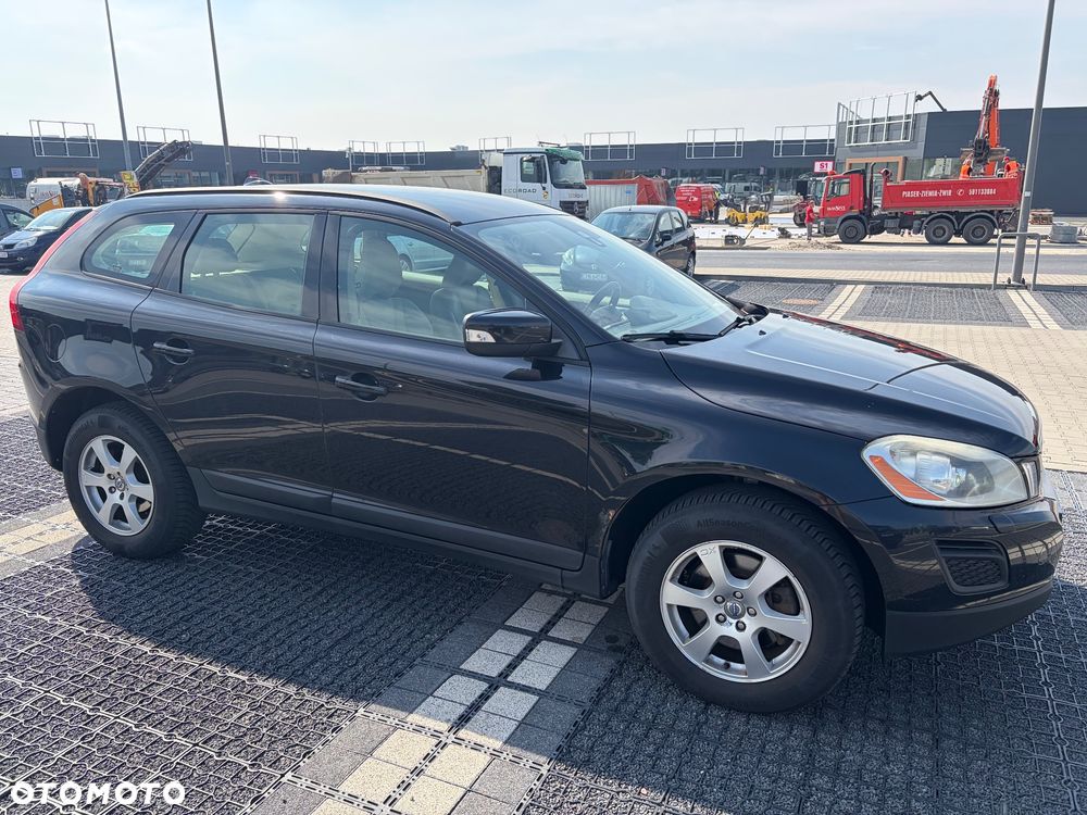 Volvo XC 60 DRIVe R-Design - 8