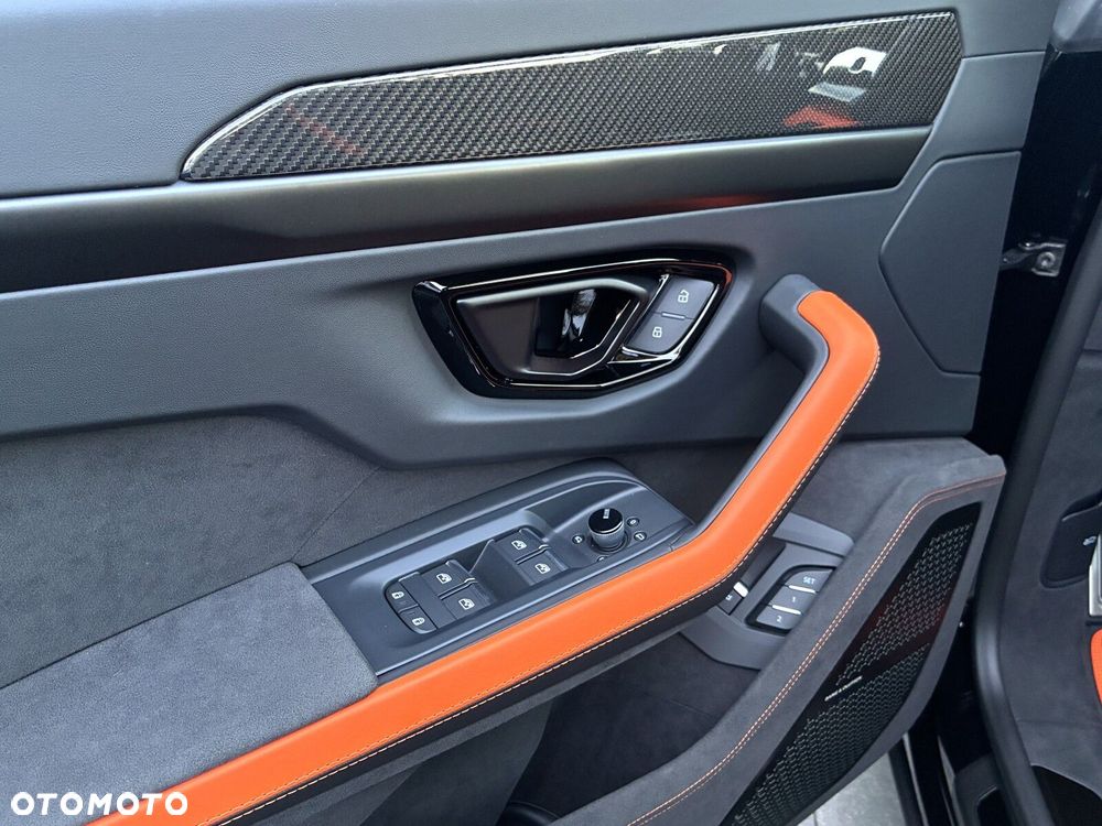 Lamborghini Urus - 8