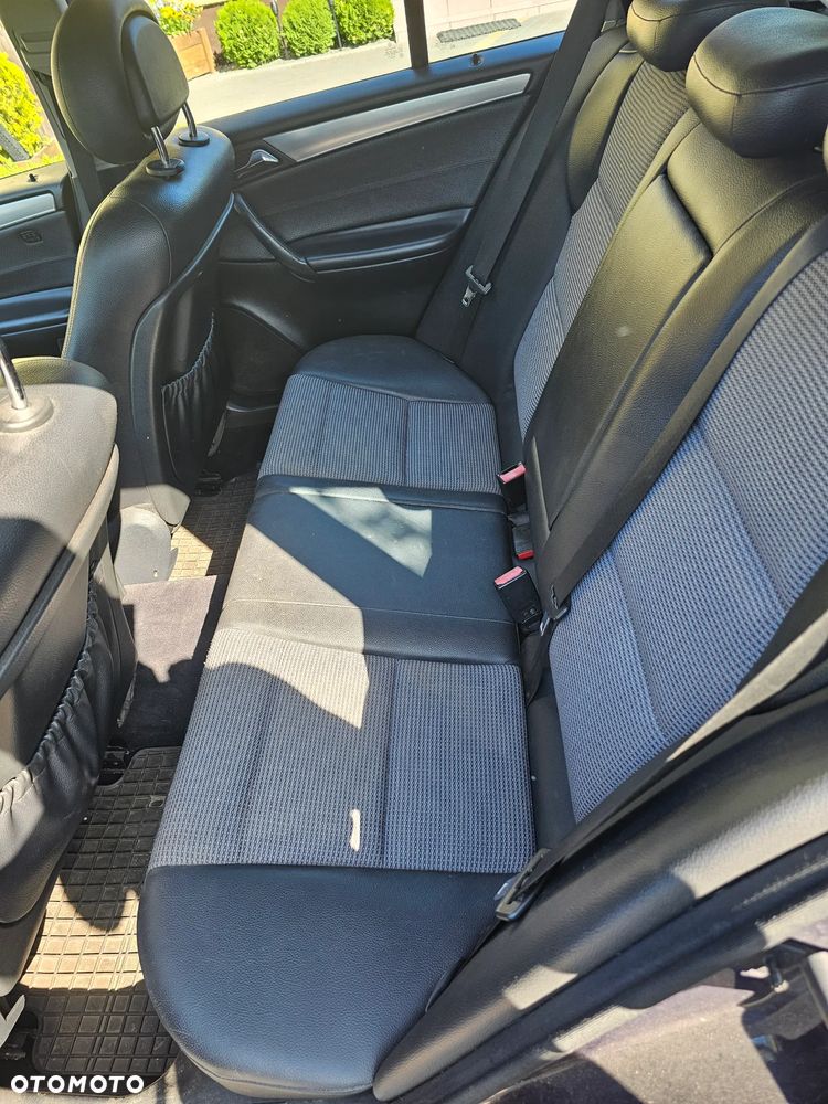 Mercedes-Benz Klasa C 220 CDI Automatik Avantgarde DPF - 10
