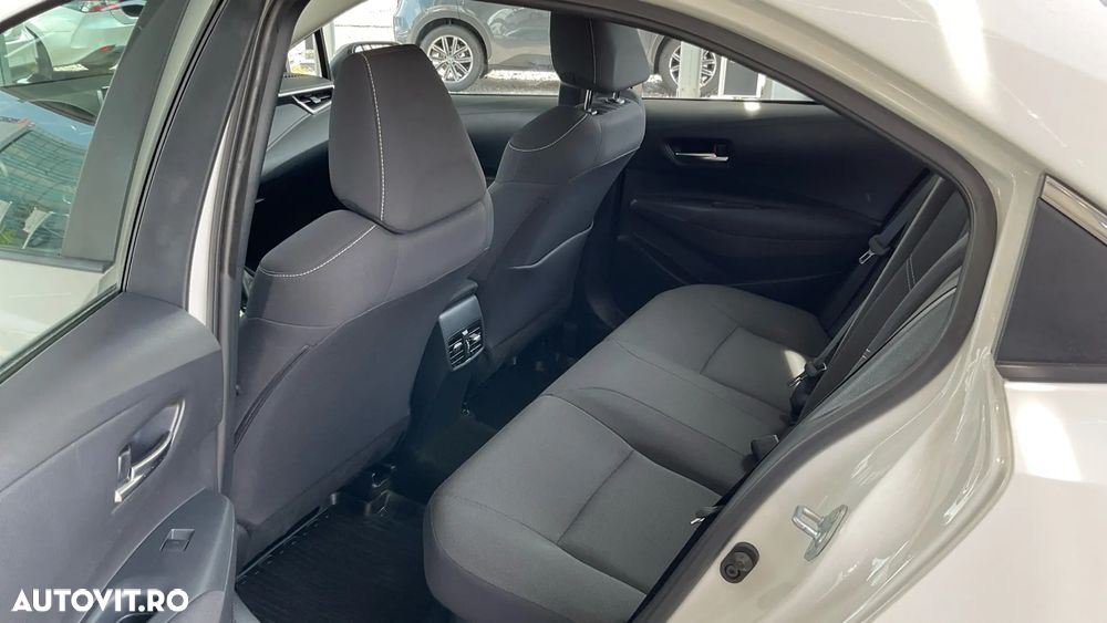 Toyota Corolla 1.8 HSD Business - 34