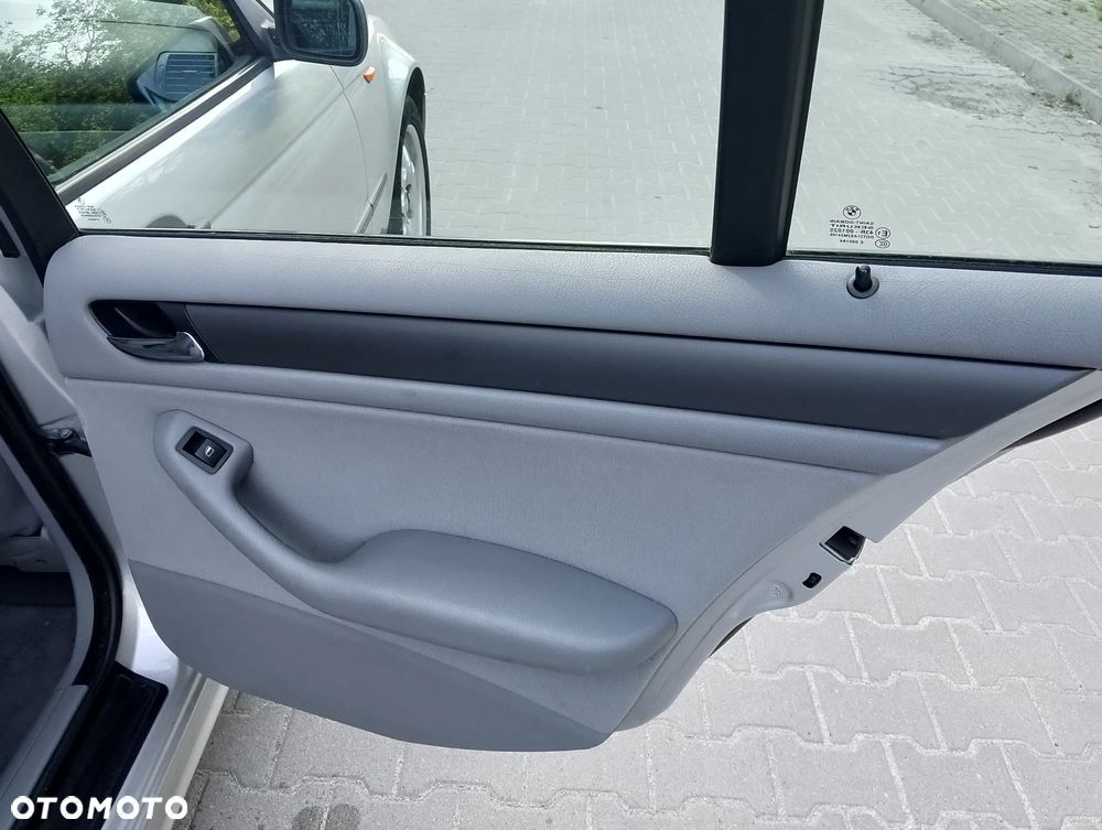 BMW Seria 3 320d Edition Exclusive - 20