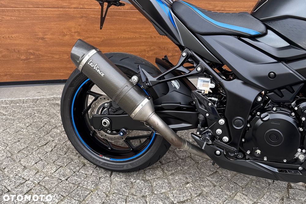Suzuki GSX - 8