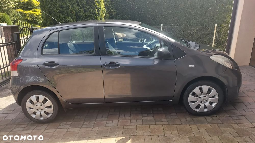 Toyota Yaris 1.33 Luna - 1