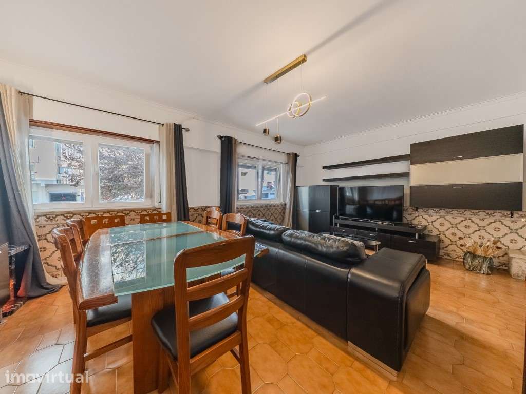 T3 com 2 casas de banho e 115m2 em Rio de Mouro - Grande imagem: 2/32