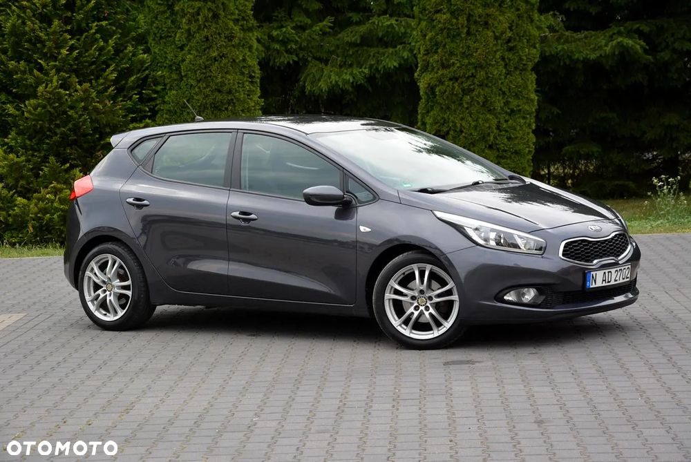 Kia Ceed 1.4 CVVT Dream Team Edition - 2