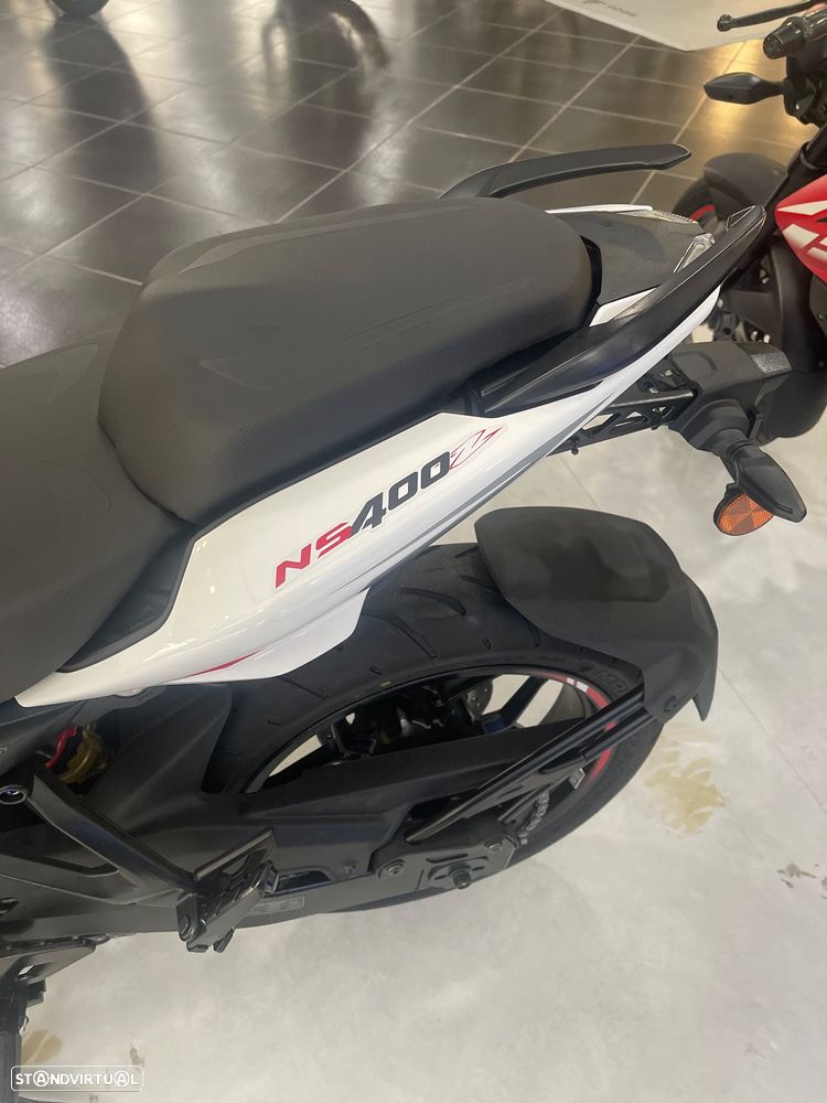 Bajaj Pulsar NS BAJAJ pulsar ns 400 - 6