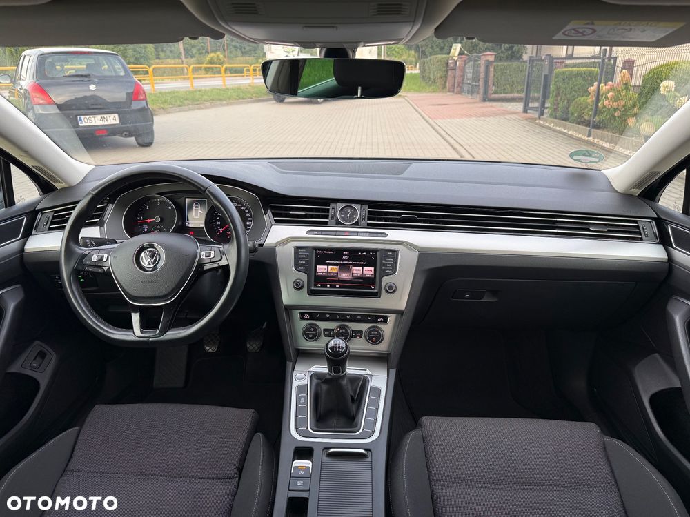 Volkswagen Passat 2.0 TDI (BlueMotion Technology) Comfortline - 21