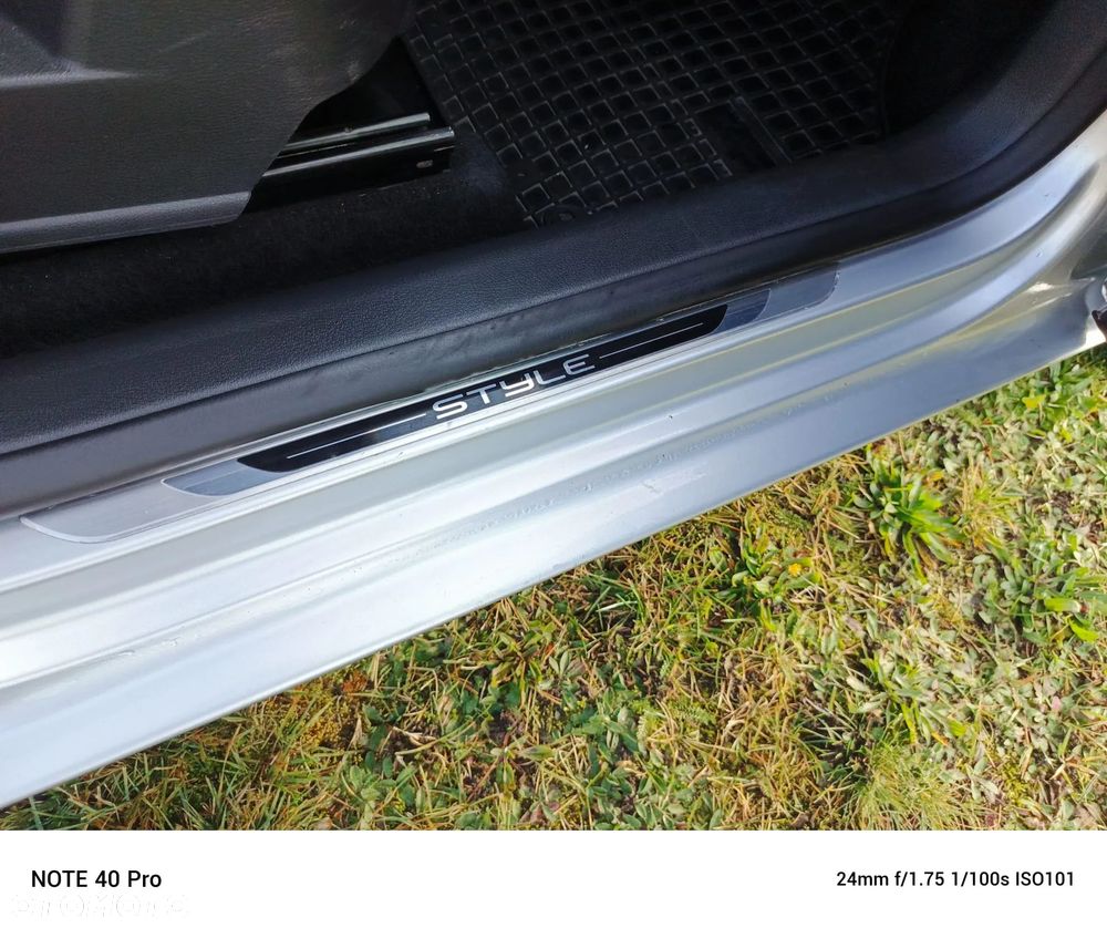 Volkswagen Golf Plus 2.0 TDI DPF Style - 27