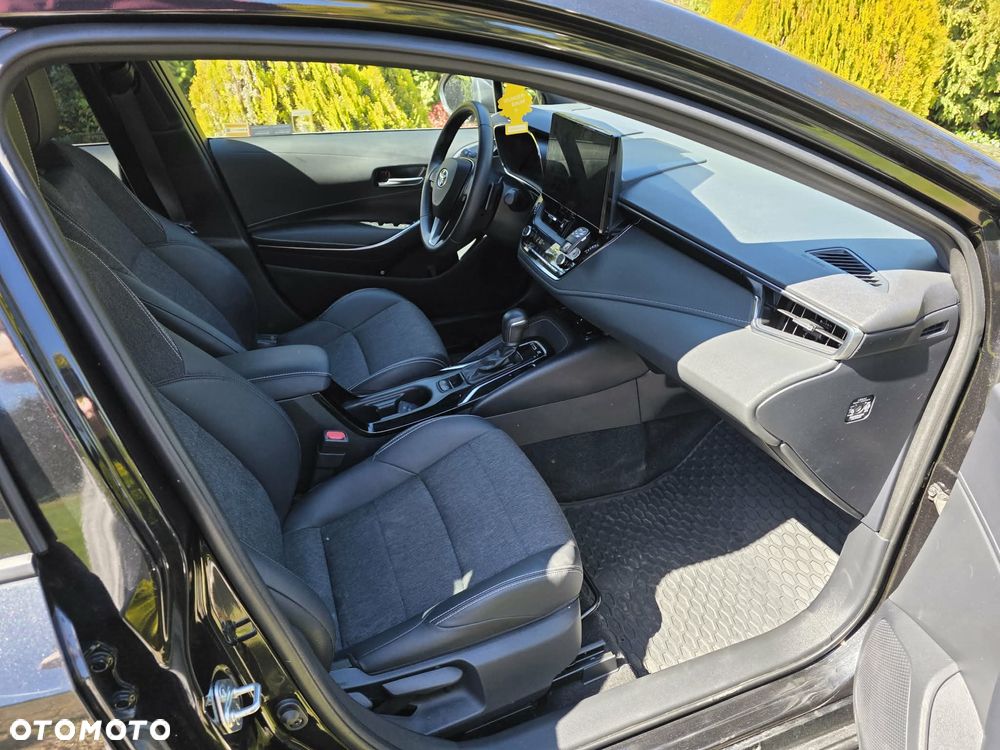 Toyota Corolla - 13
