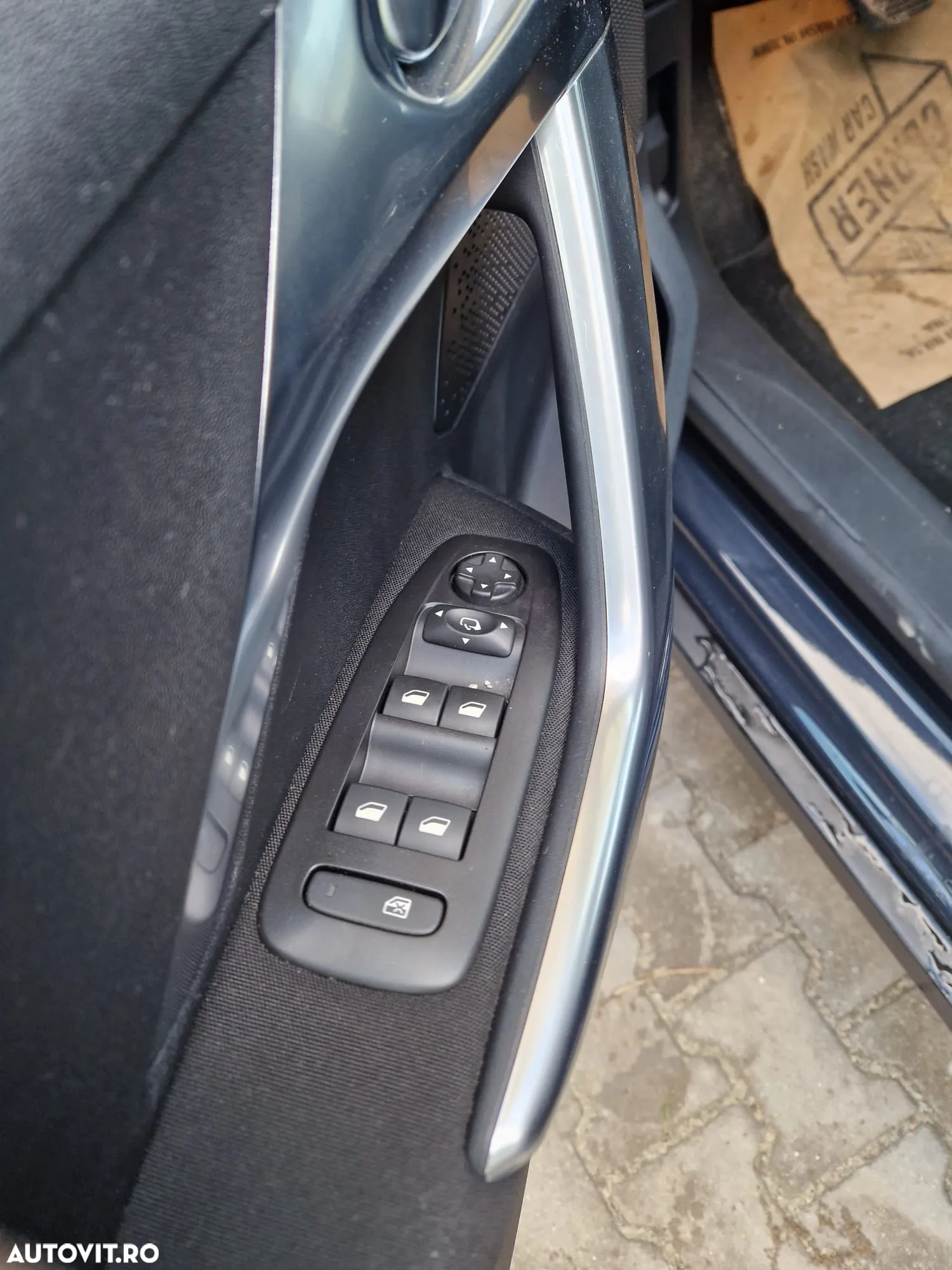 Peugeot 2008 PureTech 110 Stop&Start EAT6 Allure - 8