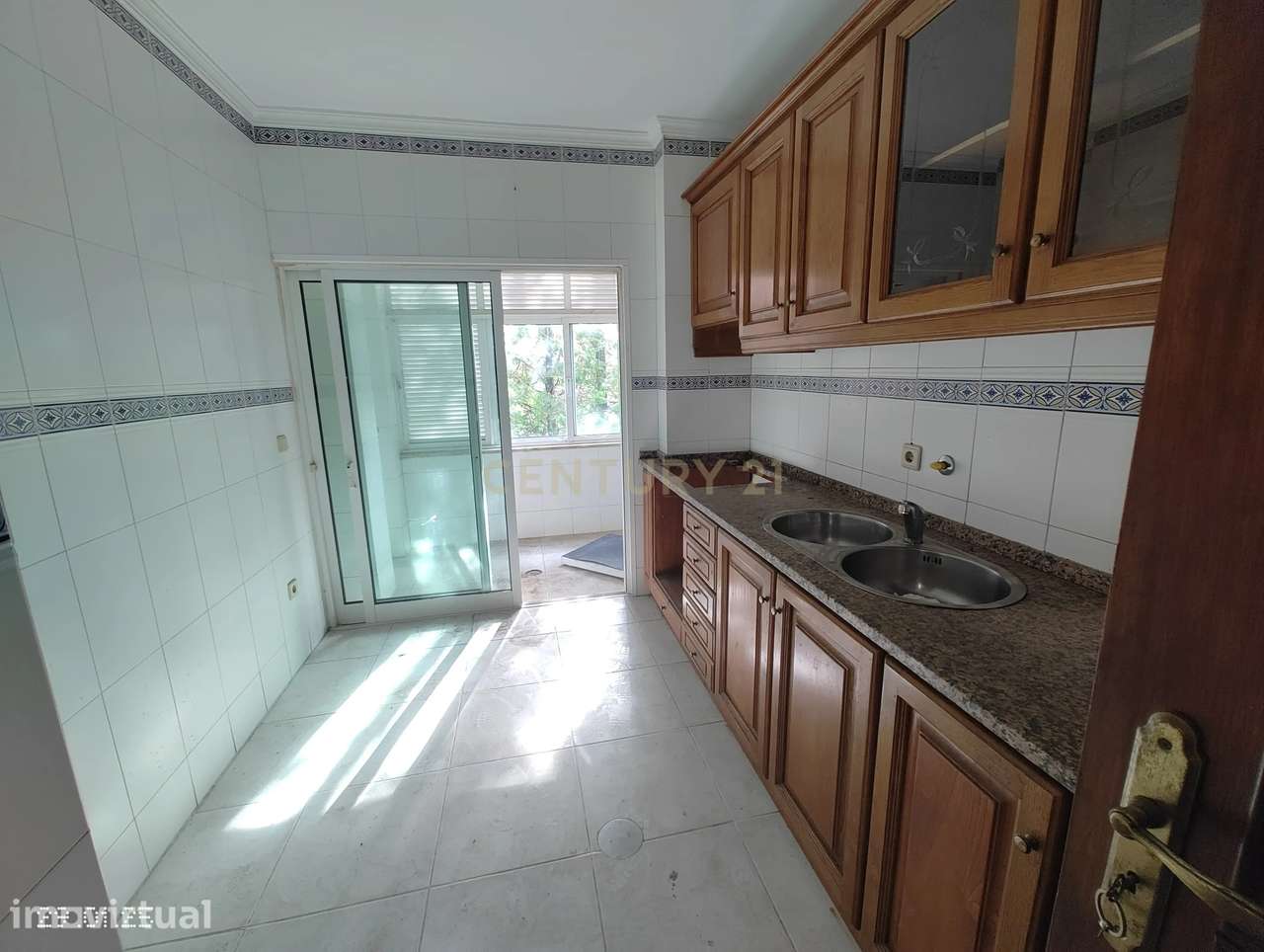 Apartamento T1 em Baltar - Paredes com 1 lugar de garagem na cave - Grande imagem: 4/16