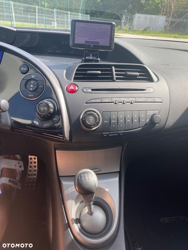 Honda Civic 1.8 Comfort - 23
