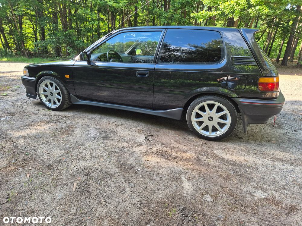 Toyota Corolla - 12
