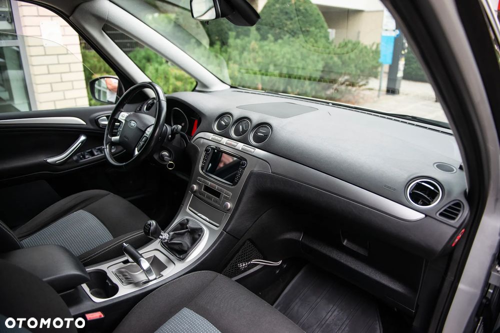 Ford Galaxy 2.0 TDCi Ghia - 26