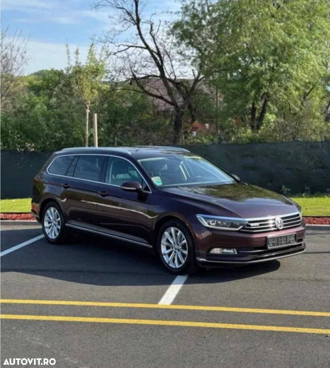 Volkswagen Passat - 1