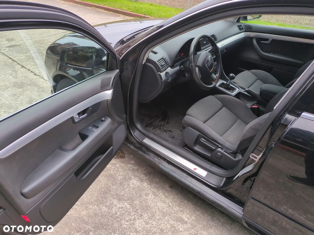 Audi A4 Limousine - 8