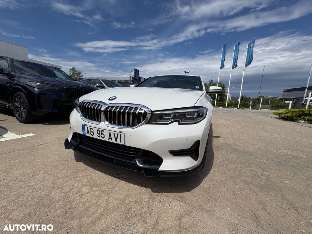 BMW Seria 3 330i xDrive AT - 3